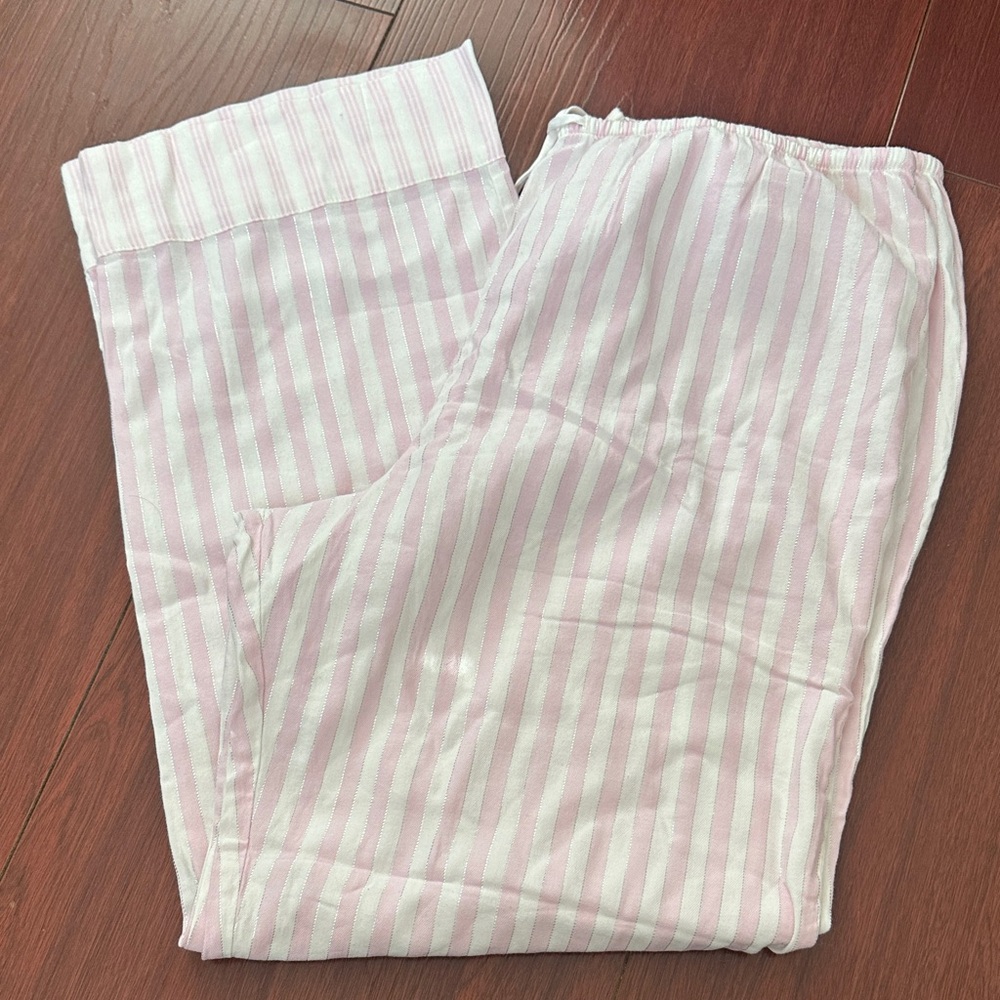 Victoria's Secret Pink and White Lounge Pants